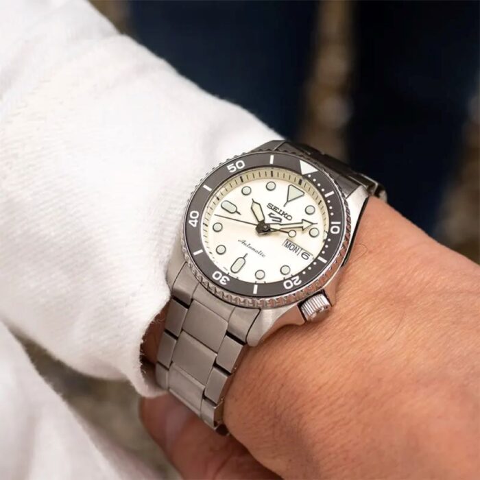 Seiko 5 Sports SKX Automatic Cream Dial Silver Steel Strap Watch For Men - SRPK31K1 - Image 9